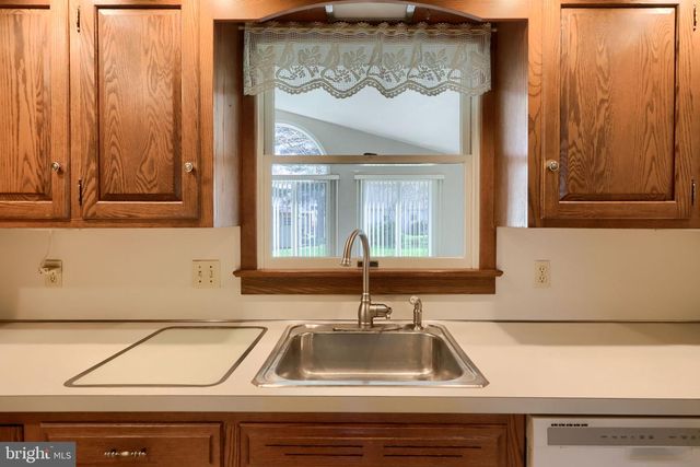 24 BLAINE AVE, Leola, PA 17540