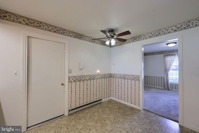 24 BLAINE AVE, Leola, PA 17540