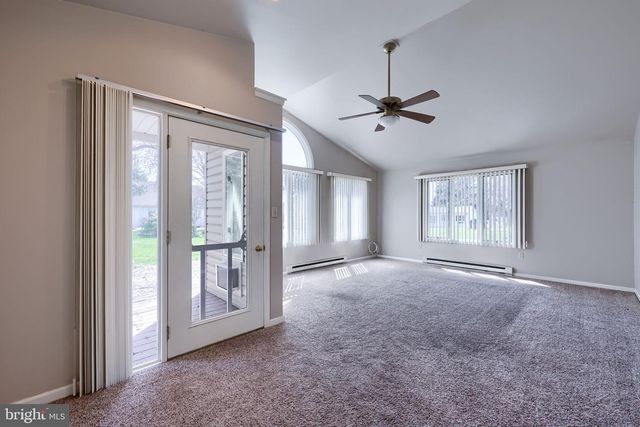 24 BLAINE AVE, Leola, PA 17540