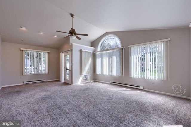 24 BLAINE AVE, Leola, PA 17540
