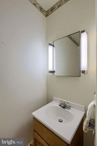 24 BLAINE AVE, Leola, PA 17540
