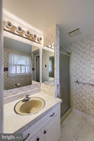 24 BLAINE AVE, Leola, PA 17540