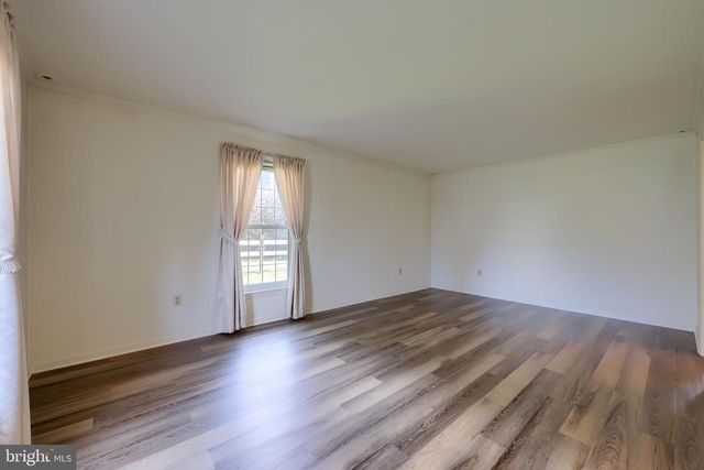 24 BLAINE AVE, Leola, PA 17540