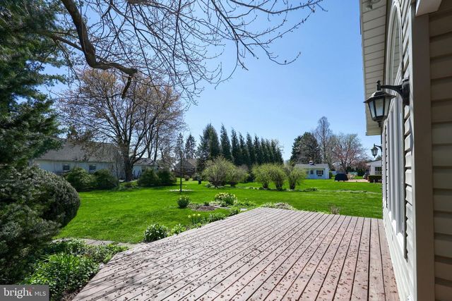 24 BLAINE AVE, Leola, PA 17540