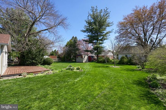 24 BLAINE AVE, Leola, PA 17540