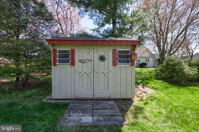 24 BLAINE AVE, Leola, PA 17540