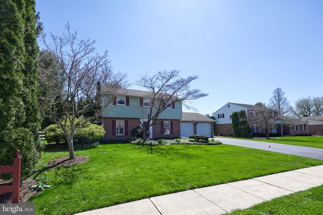 24 BLAINE AVE, Leola, PA 17540