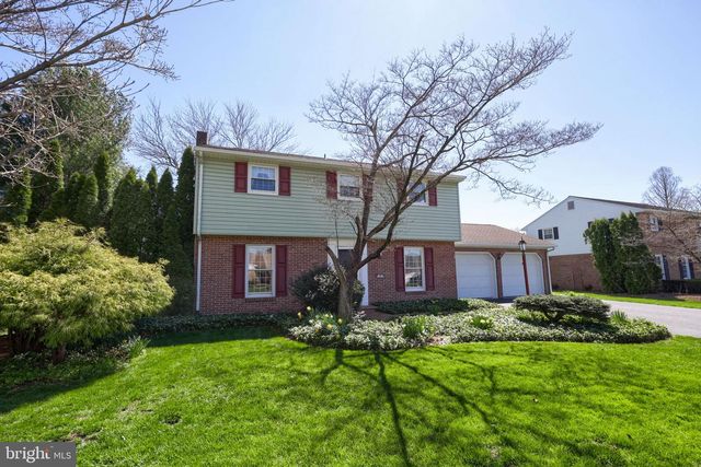 24 BLAINE AVE, Leola, PA 17540