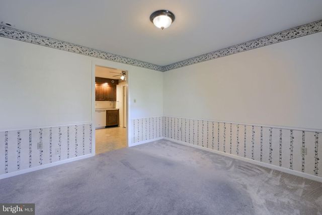 24 BLAINE AVE, Leola, PA 17540