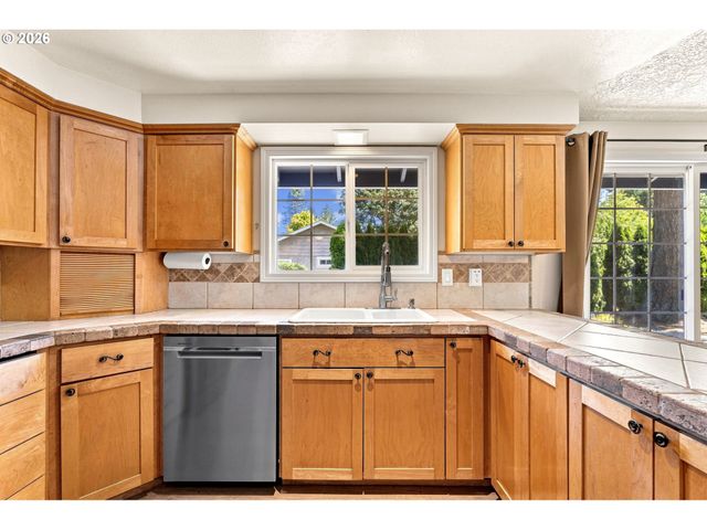 217 Sw 2ND Ct, Battle Ground, WA 98604