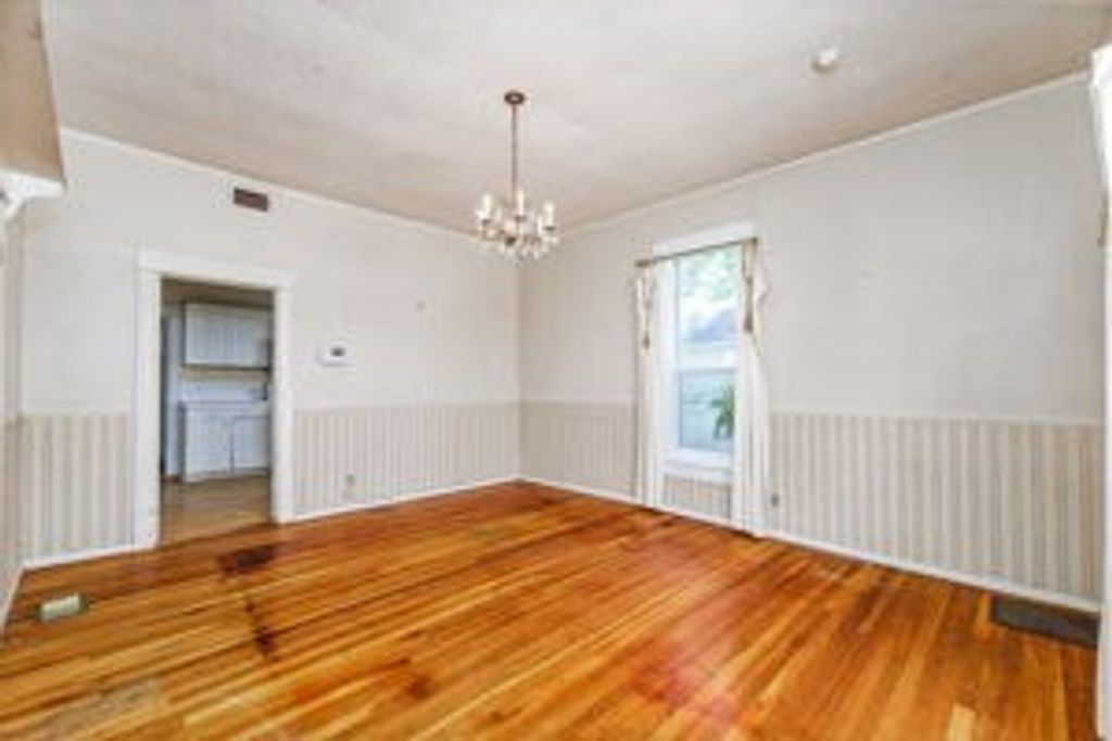 Image 14 of property listing at 1523 S David St, San Angelo, TX 76901