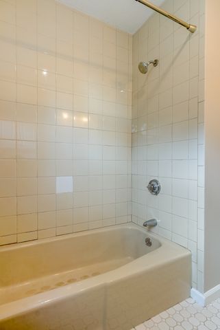 39 Ruby Ct, Dartmouth, MA 02747