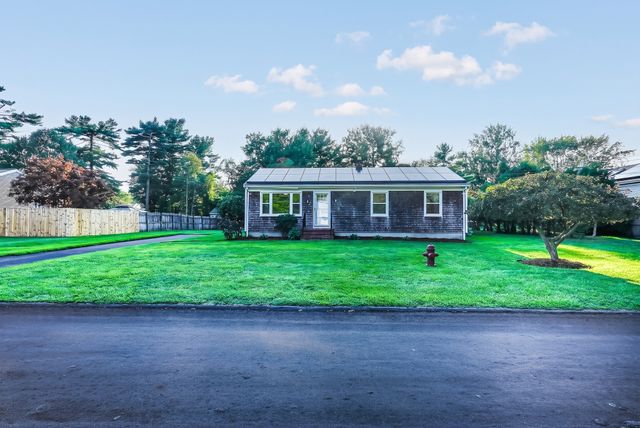 39 Ruby Ct, Dartmouth, MA 02747