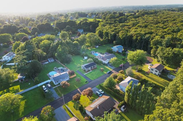 39 Ruby Ct, Dartmouth, MA 02747