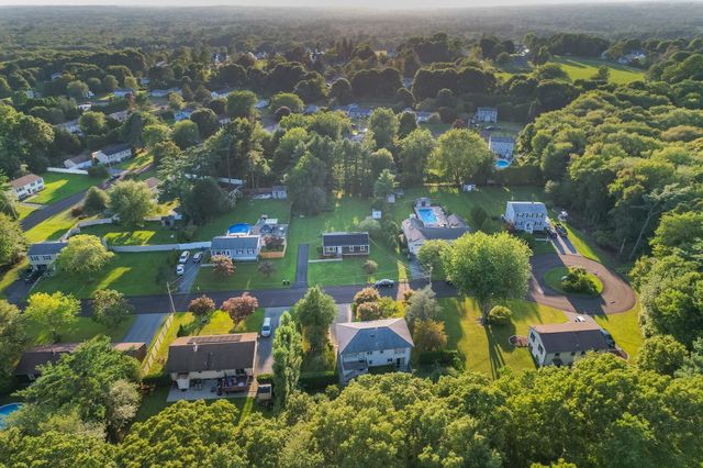 39 Ruby Ct, Dartmouth, MA 02747