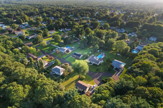 39 Ruby Ct, Dartmouth, MA 02747