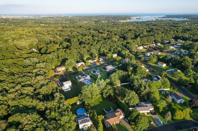 39 Ruby Ct, Dartmouth, MA 02747