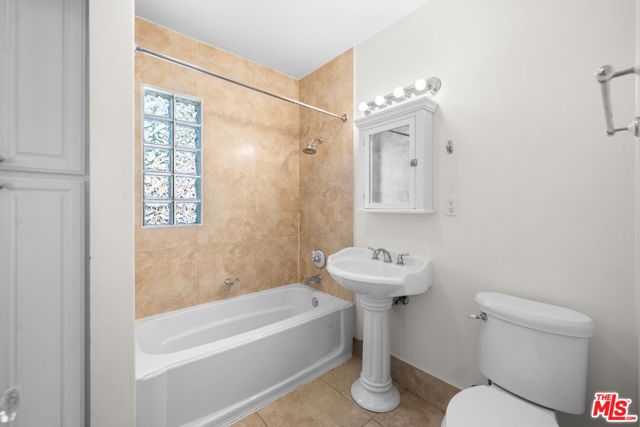 1231 S St Andrews Place, Los Angeles, CA 90019