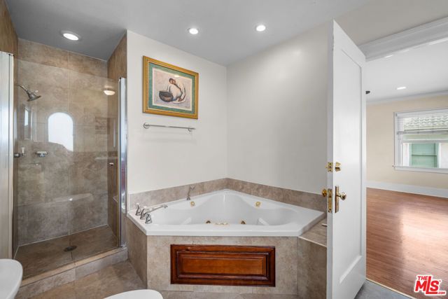 1231 S St Andrews Place, Los Angeles, CA 90019