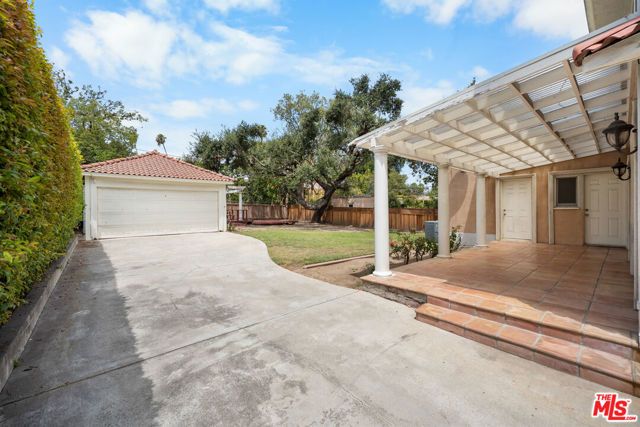 1231 S St Andrews Place, Los Angeles, CA 90019