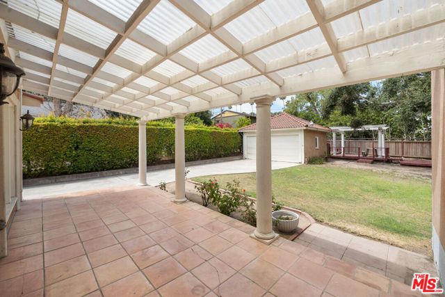 1231 S St Andrews Place, Los Angeles, CA 90019