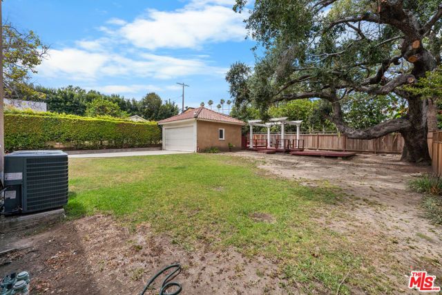 1231 S St Andrews Place, Los Angeles, CA 90019