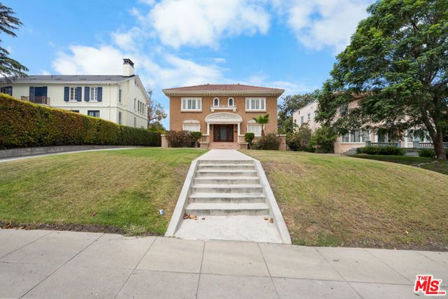 1231 S St Andrews Place, Los Angeles, CA 90019
