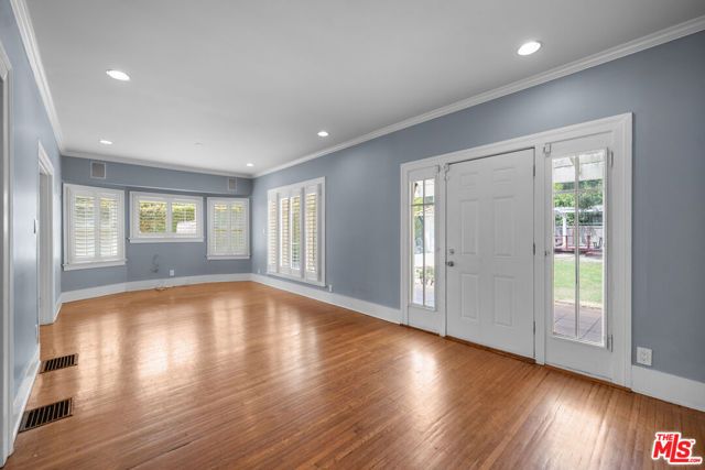 1231 S St Andrews Place, Los Angeles, CA 90019