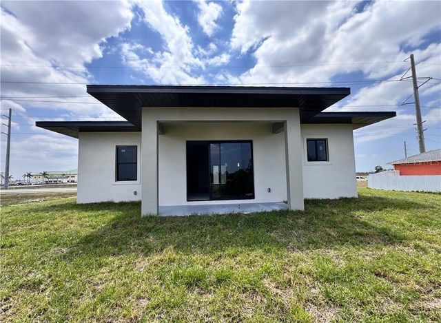 1247 KISMET PARKWAY W, Cape Coral, FL 33993