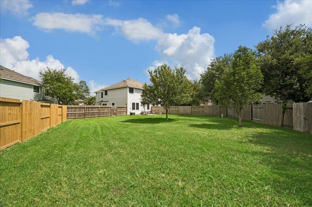 341 Capella Oaks Lane, Dickinson, TX 77539