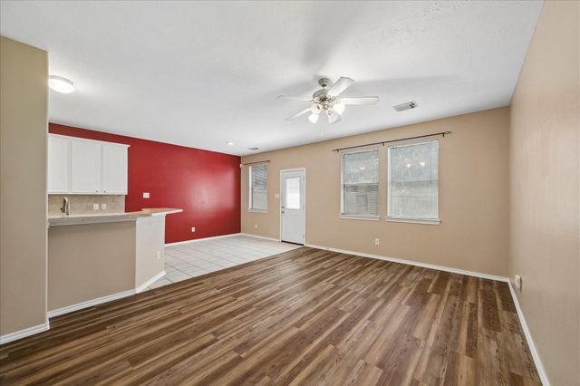 341 Capella Oaks Lane, Dickinson, TX 77539