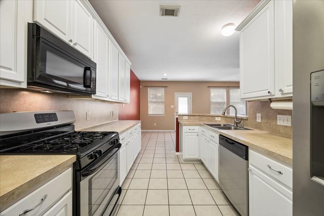 341 Capella Oaks Lane, Dickinson, TX 77539
