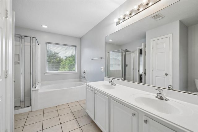 341 Capella Oaks Lane, Dickinson, TX 77539