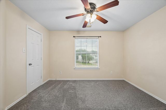341 Capella Oaks Lane, Dickinson, TX 77539