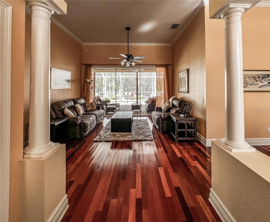 Image 2 of property listing at 8422 SHENANDOAH RUN, Wesley Chapel, FL 33544