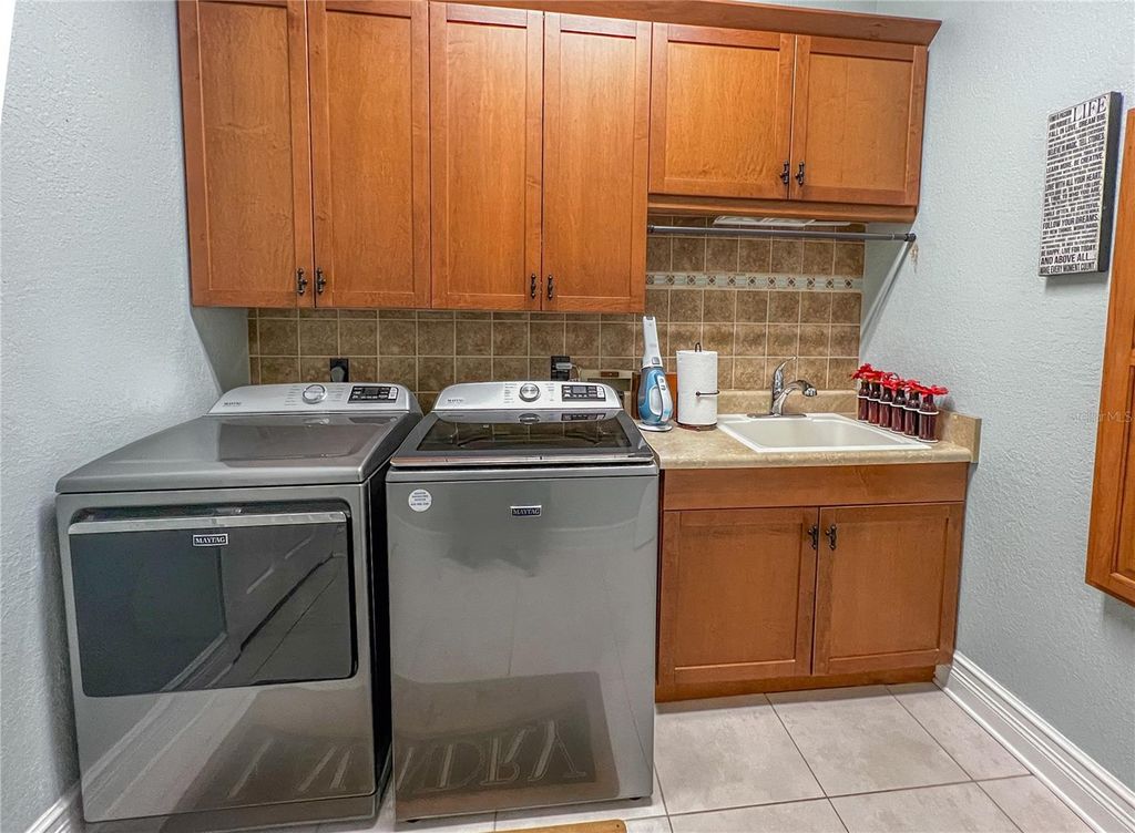 Image 9 of property listing at 8422 SHENANDOAH RUN, Wesley Chapel, FL 33544