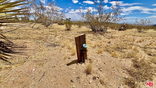 1879 Cherokee Trail, Landers, CA 92285