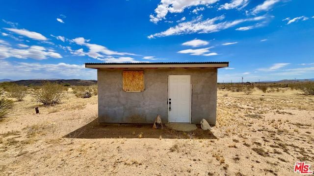 1879 Cherokee Trail, Landers, CA 92285