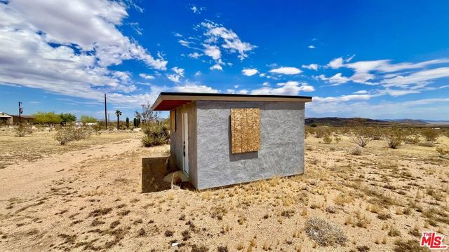 1879 Cherokee Trail, Landers, CA 92285