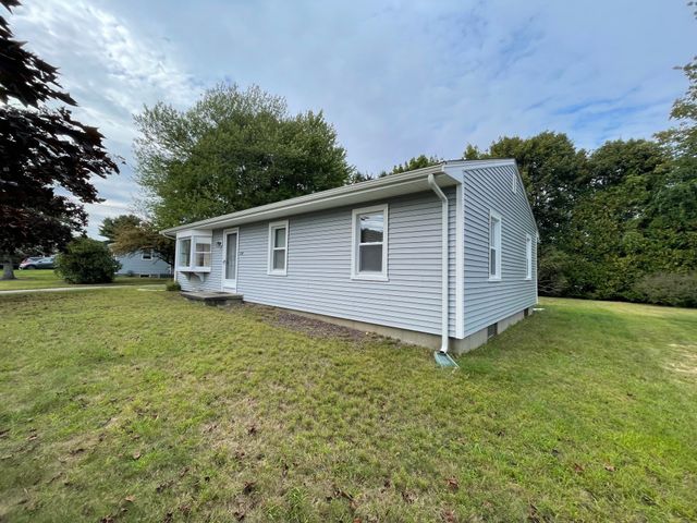114 Folsom Ave, Somerset, MA 02726