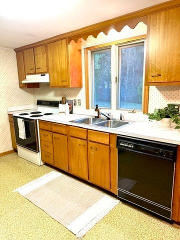 114 Folsom Ave, Somerset, MA 02726