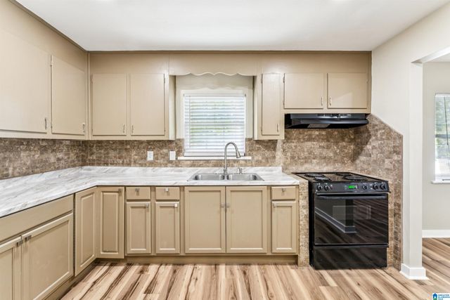 3401 38TH PLACE N, Birmingham, AL 35217