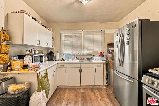 2428 N Beachwood Drive, Los Angeles, CA 90068