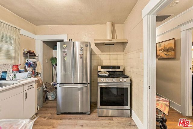 2428 N Beachwood Drive, Los Angeles, CA 90068