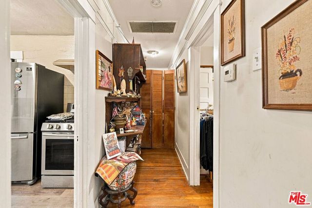 2428 N Beachwood Drive, Los Angeles, CA 90068