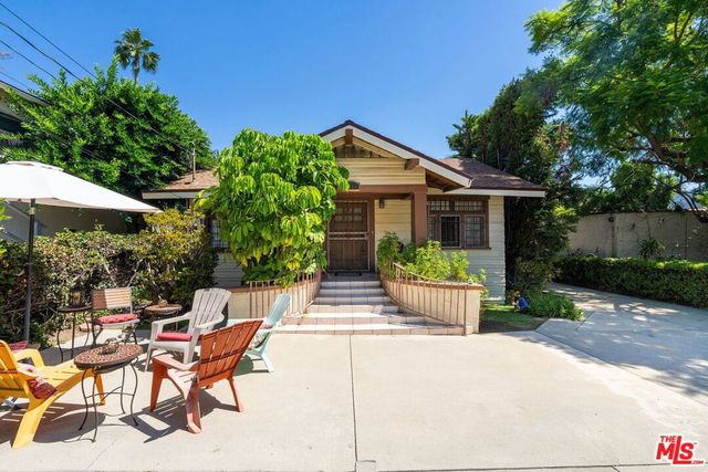 2428 N Beachwood Drive, Los Angeles, CA 90068