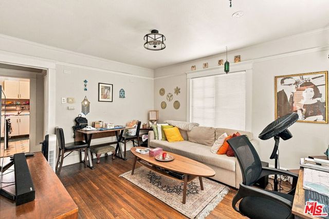 2428 N Beachwood Drive, Los Angeles, CA 90068