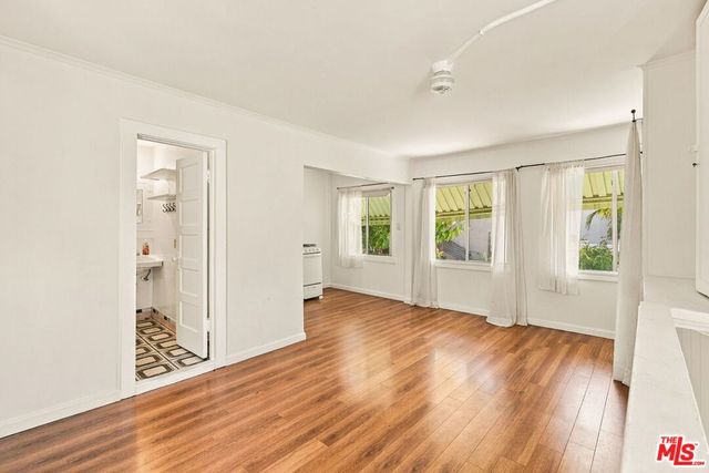 2428 N Beachwood Drive, Los Angeles, CA 90068