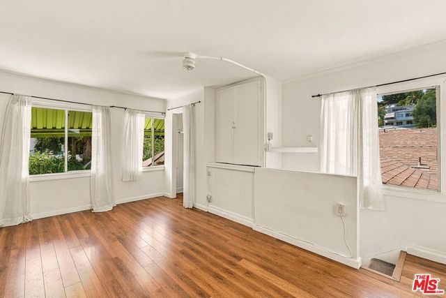 2428 N Beachwood Drive, Los Angeles, CA 90068