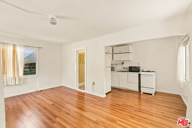 2428 N Beachwood Drive, Los Angeles, CA 90068